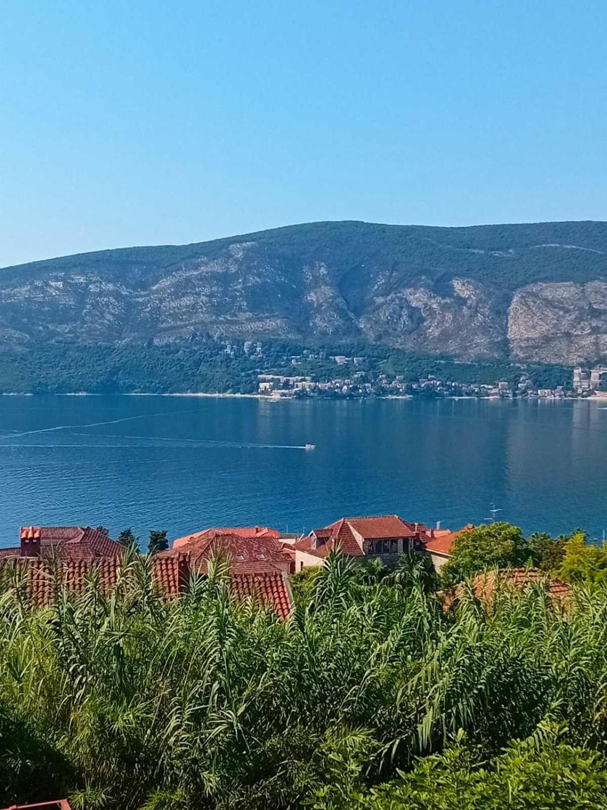 Guest House Cinderella Herceg Novi Bagian luar foto