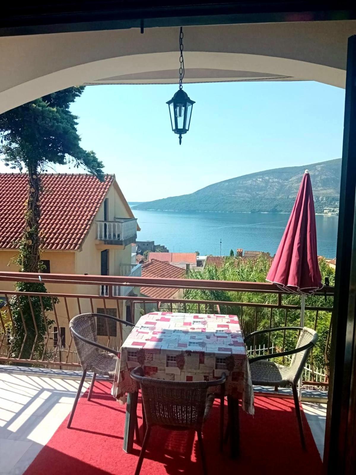 Guest House Cinderella Herceg Novi Bagian luar foto