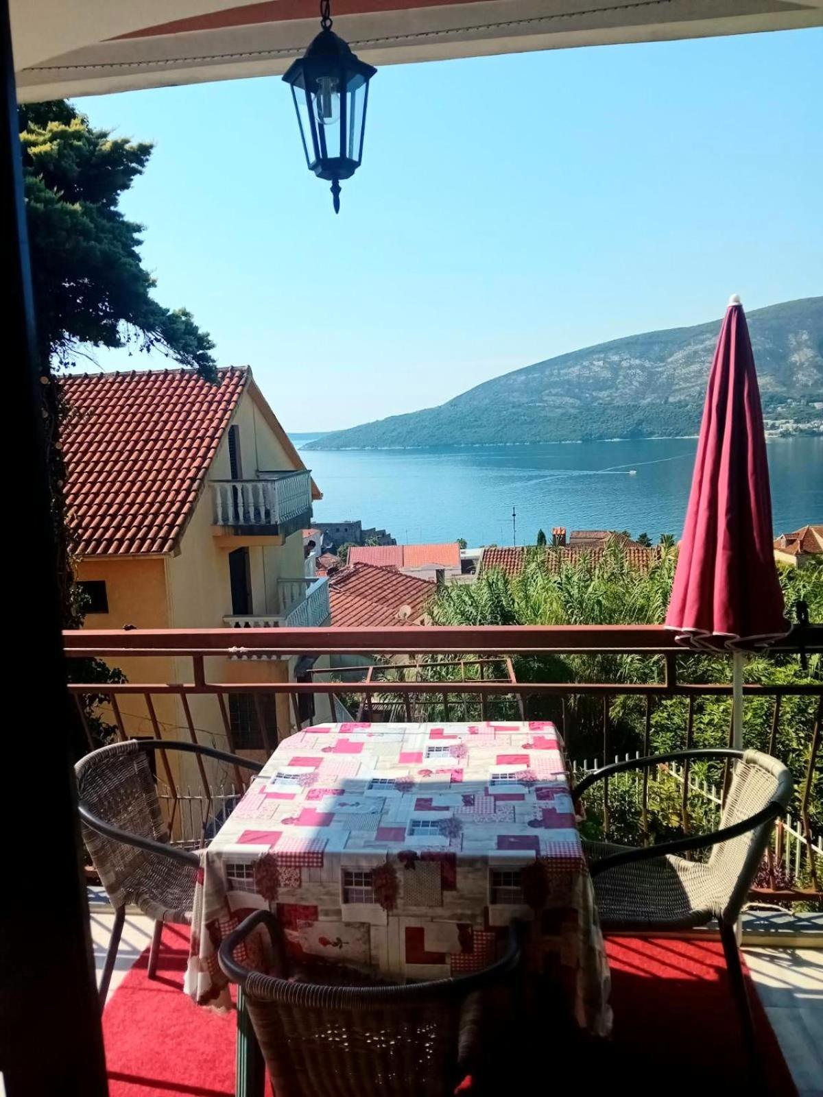 Guest House Cinderella Herceg Novi Bagian luar foto